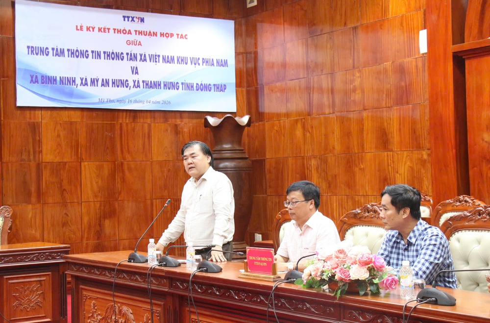 Đồng Tháp: Ký kết hợp tác truyền thông giữa TTXVN khu vực phía Nam và 3 xã - Ảnh 2. Đồng Tháp: Ký kết hợp tác truyền thông giữa TTXVN khu vực phía Nam và 3 xã - Ảnh 2.