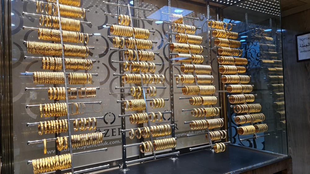 Đồng USD suy yếu nâng đỡ giá vàng - Ảnh 2.