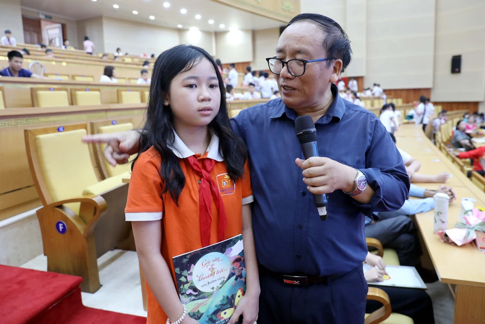 Khơi nguồn tri thức qua từng trang sách - Ảnh 1.