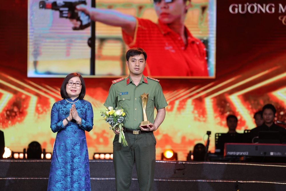 Trịnh Thu Vinh tự hào và biết ơn khi được trao Giải Cống hiến 2026 - Ảnh 2.