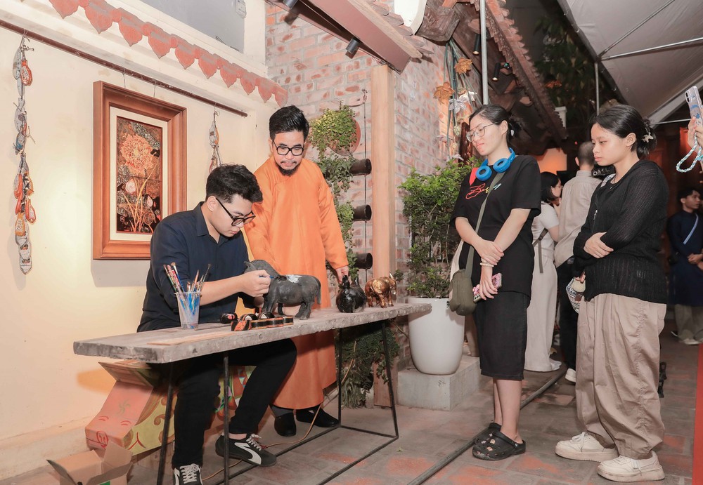 Chạm nghề phố cổ 2026: Trưng bày “Dòng chảy sơn mài Việt” - Ảnh 7.