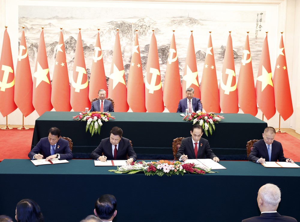 Bộ trưởng Ngoại giao Lê Hoài Trung: Đưa quan hệ Việt Nam - Trung Quốc lên tầm cao mới - Ảnh 2.