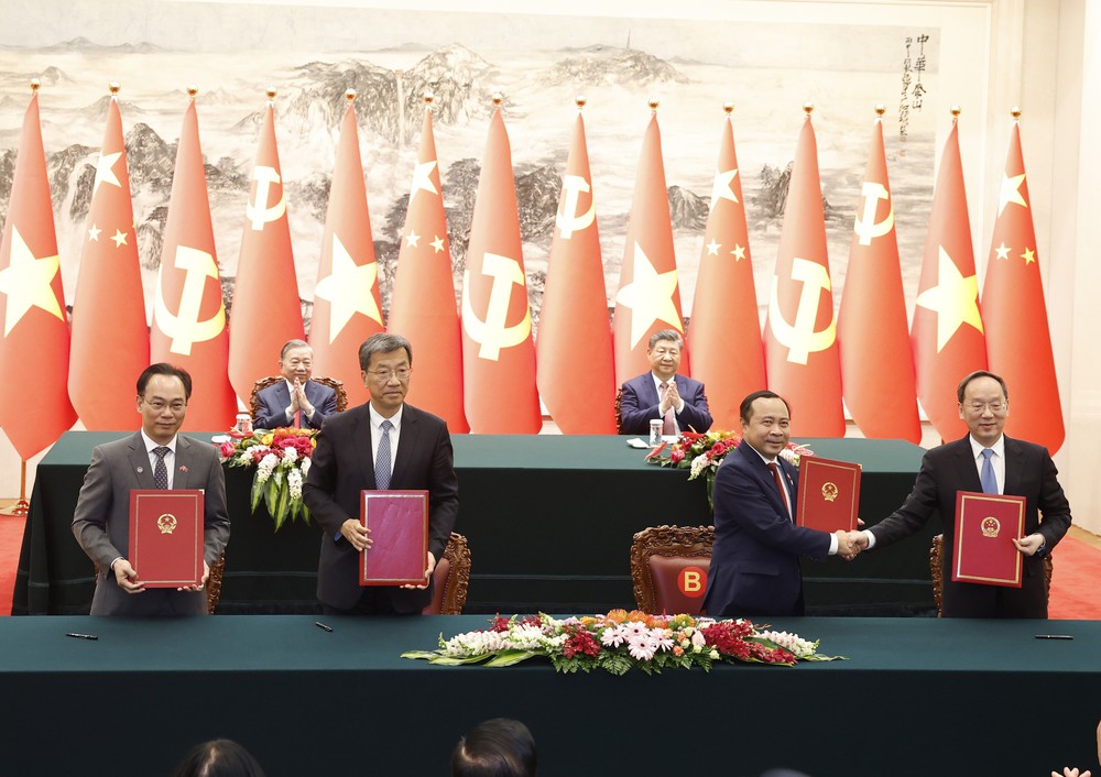Việt Nam và Trung Quốc ký 32 văn kiện hợp tác - Ảnh 1.