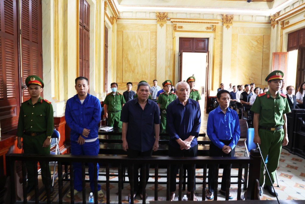 Thành phố Hồ Chí Minh: Xét xử vụ án sai phạm tín dụng gây thiệt hại hơn 1.000 tỷ đồng - Ảnh 2.