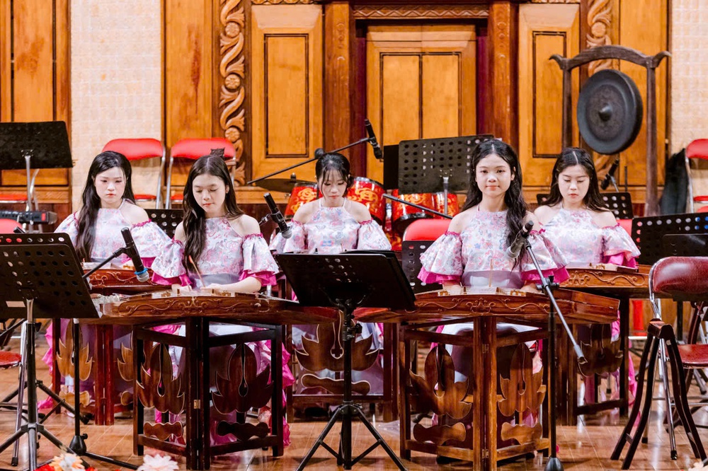 “Sắc Hương bốn mùa” – Bản hòa âm truyền thống và hiện đại của tuổi trẻ Học viện Âm nhạc Quốc gia Việt Nam - Ảnh 3.
