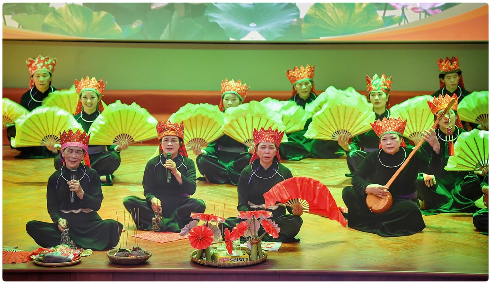 Cần ưu tiên cơ chế, chính sách tạo điều kiện cho nghệ nhân 'giữ hồn' di sản - Ảnh 1.