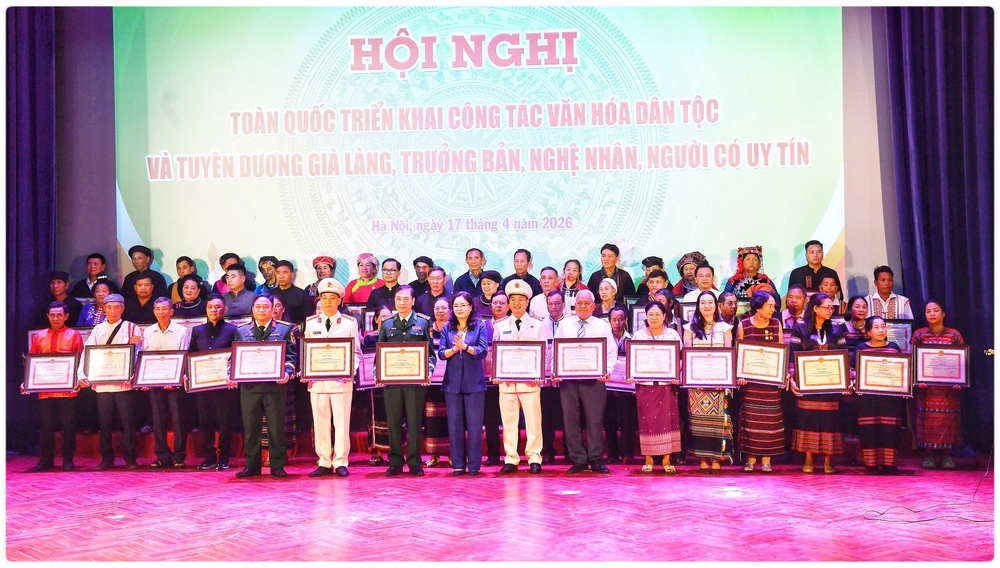 Cần ưu tiên cơ chế, chính sách tạo điều kiện cho nghệ nhân 'giữ hồn' di sản - Ảnh 4.