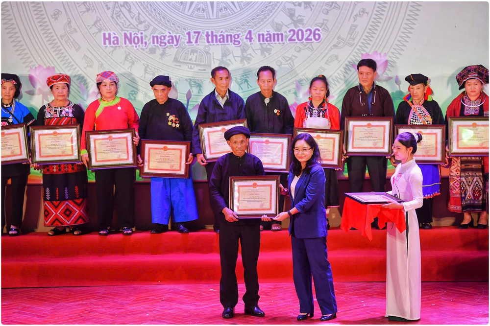 Cần ưu tiên cơ chế, chính sách tạo điều kiện cho nghệ nhân 'giữ hồn' di sản - Ảnh 3.