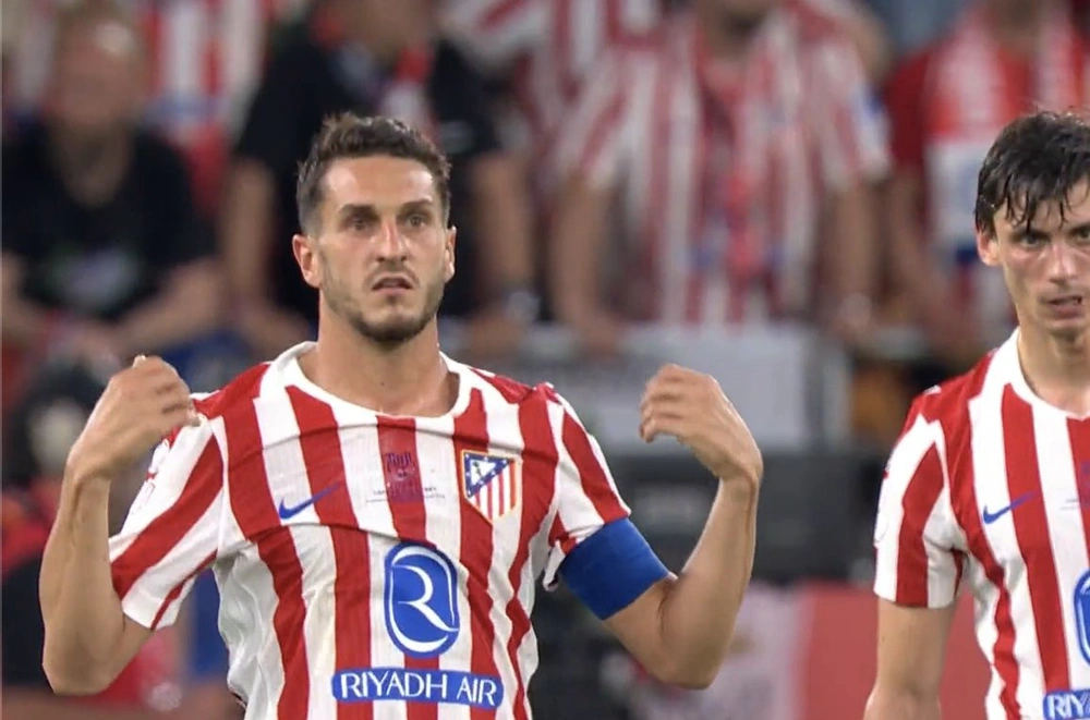 Hai cầu thủ từng ghi bàn vào lưới Barcelona đá hỏng 11m, Atletico Madrid mất cúp nhà vua vào tay Sociedad - Ảnh 1.