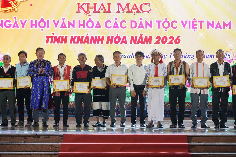 Gắn kết, tôn vinh bản sắc văn hóa các dân tộc - Ảnh 2.