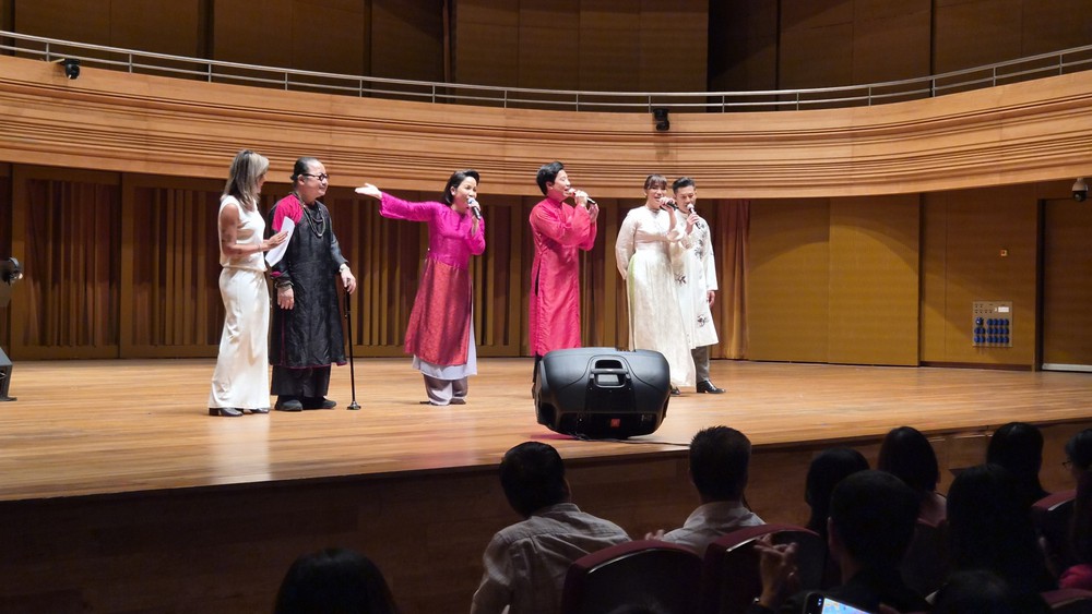 Đêm nhạc Trịnh Công Sơn "Nối vòng tay lớn" đến Singapore - Ảnh 2.