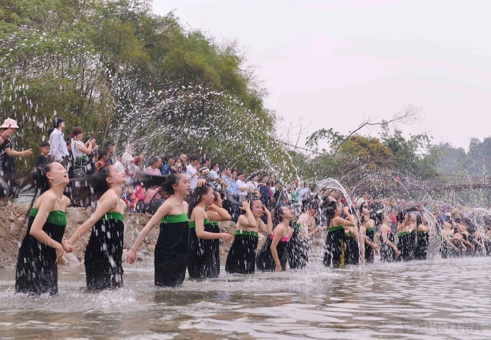 Ngày Văn hóa các dân tộc Việt Nam: Phát triển văn hóa tiên tiến, đậm đà bản sắc - Ảnh 17.