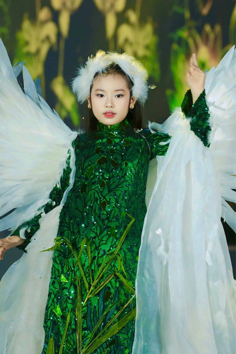 Nguyễn Ngọc Bảo Hân toả sáng tại giải thưởng Búp Sen Vàng - Ảnh 3.