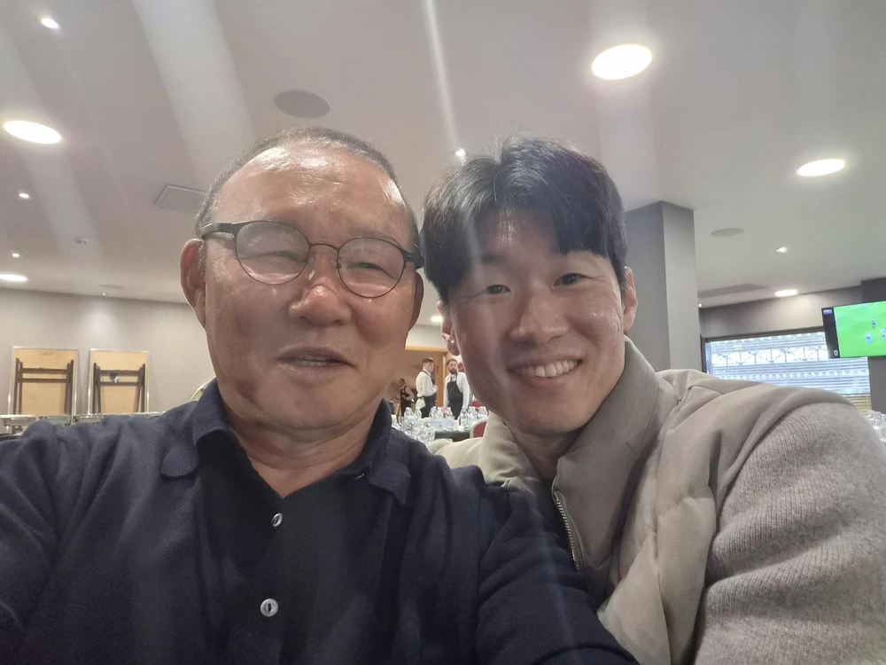 Tin nóng bóng đá Việt hôm nay 3/4: U20 nữ Việt Nam tập hồi phục; HLV Park Hang Seo đồng hành cùng đội tuyển Hàn Quốc - Ảnh 2.