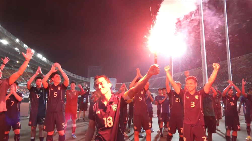 ĐT Thái Lan có thể bị phạt nặng vì hành động của Chanathip - Ảnh 1.