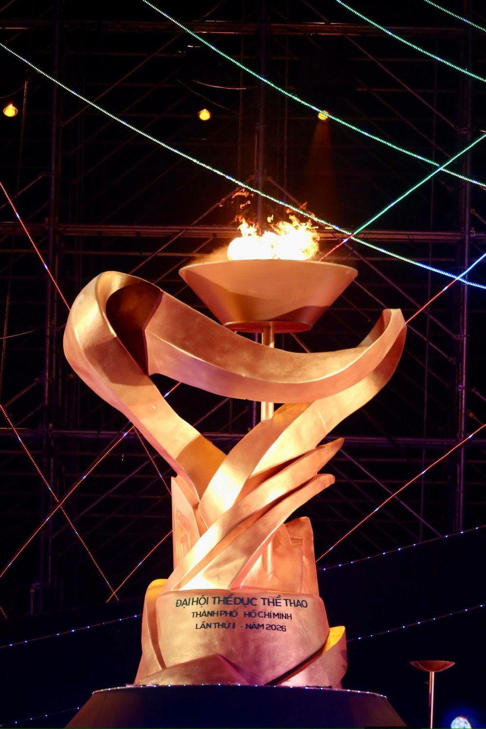 6.500 VĐV hội tụ, Đại hội TDTT TP.HCM 2026 khai màn rực rỡ - Ảnh 1.