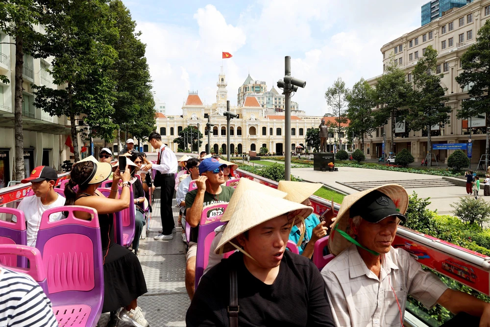 Du lịch Thành phố Hồ Chí Minh "tăng nhiệt" dịp nghỉ lễ - Ảnh 1.