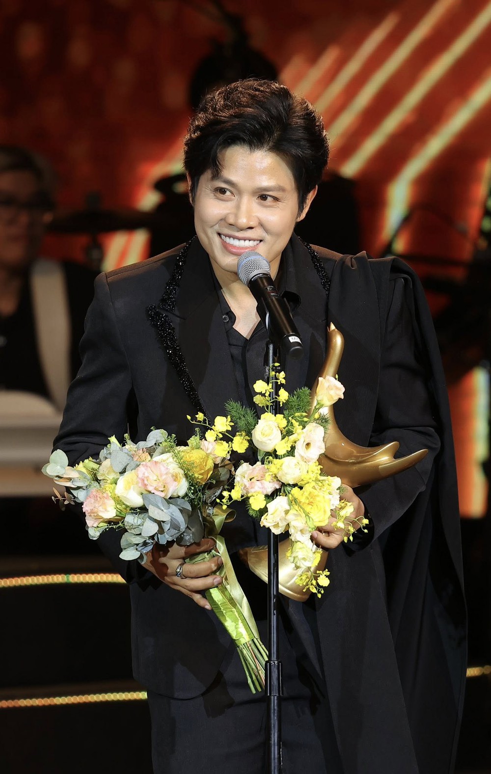 Vừa giành giải Cống hiến, "Sinh viên năm nhất" Nguyễn Văn Chung đã cấp tập với kỳ thi học kỳ khó khăn - Ảnh 1.