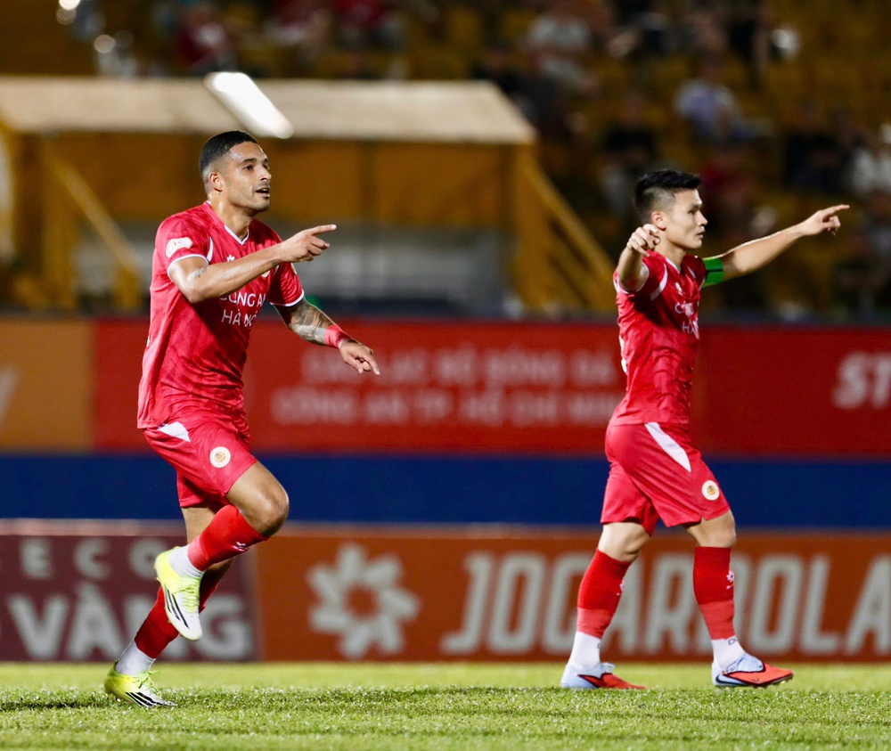 CAHN mạnh nhất lịch sử V-League?  - Ảnh 1.