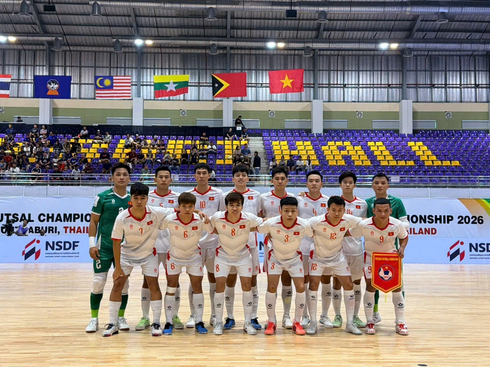 Tin nóng bóng đá Việt hôm nay 22/4: Ông Troussier trở lại Việt Nam; HLV Việt Nam rời đội bóng Nam Mỹ sau 1 tháng - Ảnh 3.