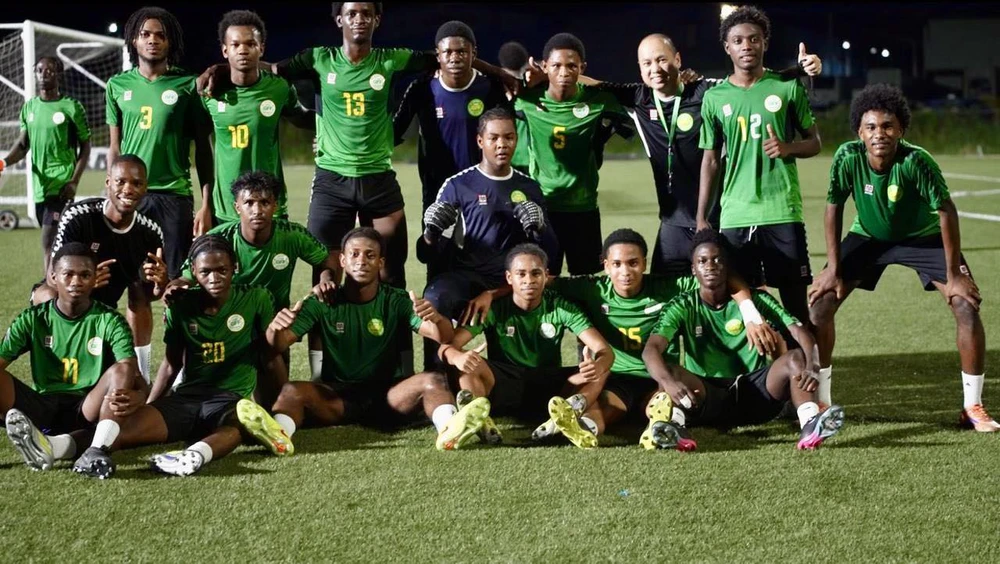 Tin nóng bóng đá Việt hôm nay 22/4: Ông Troussier trở lại Việt Nam; HLV Việt Nam rời đội bóng Nam Mỹ sau 1 tháng - Ảnh 2.