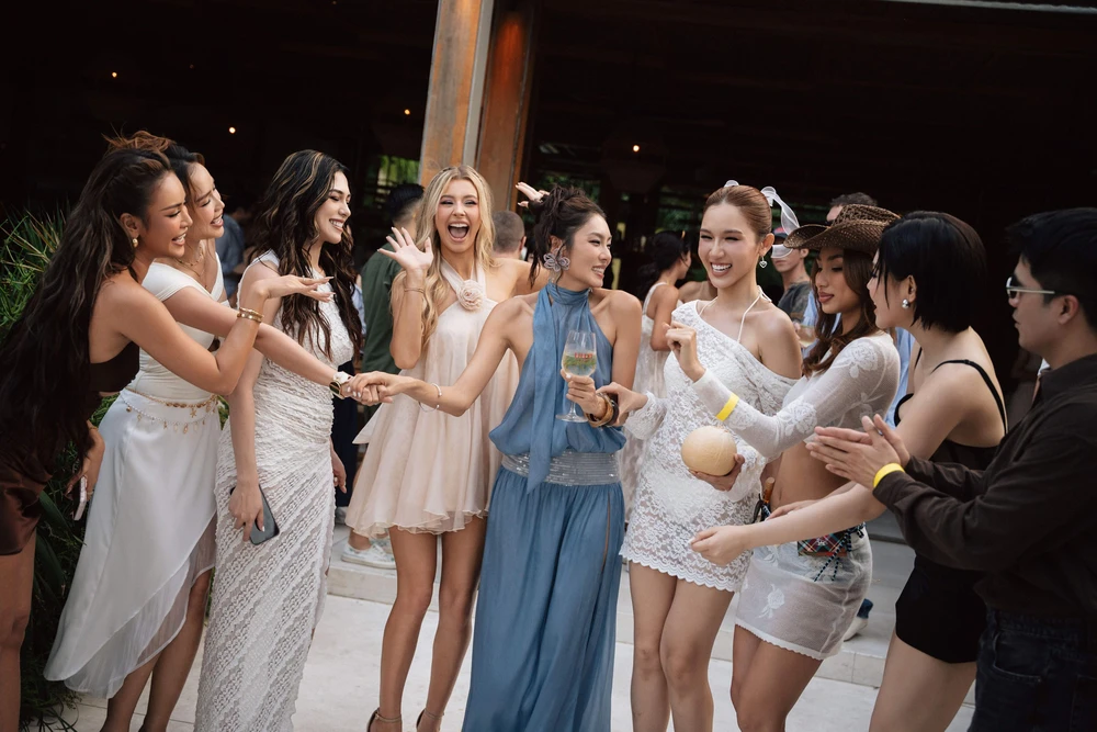 Á hậu Thảo Nhi Lê tái xuất với show diễn "giờ vàng" bên bờ sông Sài Gòn - Ảnh 3.