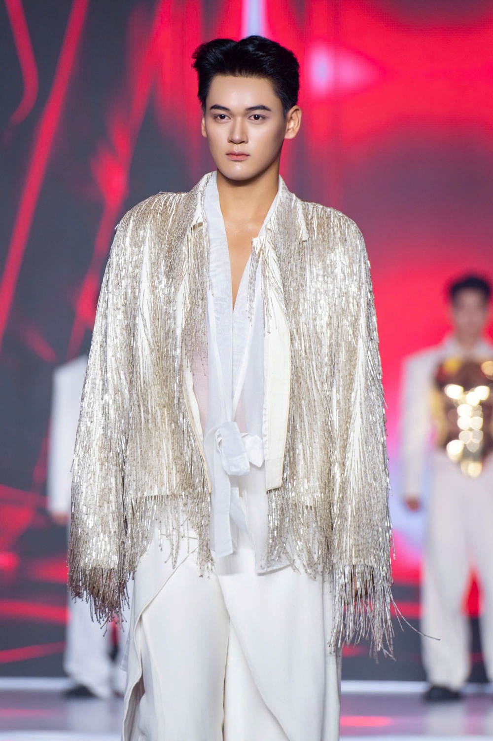 Phạm Đỗ Nhật Tiến: Từ sinh viên luật đến Á vương Manhunt Vietnam  - Ảnh 2.