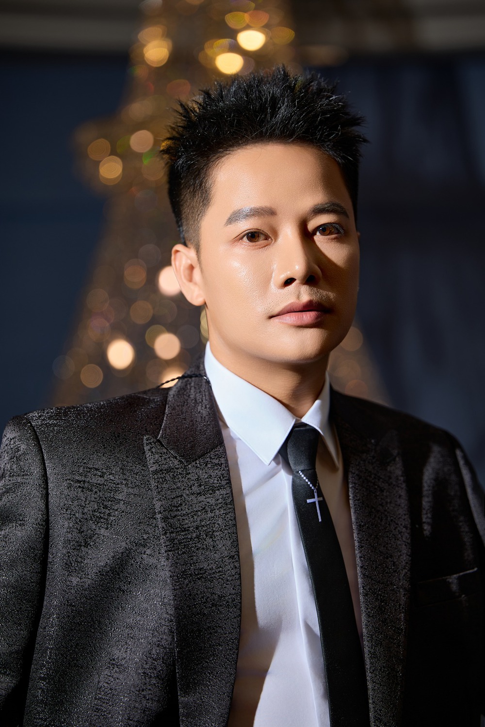 MV "Việt Nam khúc kiêu hùng": Cơ duyên đặc biệt giữa Tú Dưa và Anh Quân Idol - Ảnh 3.