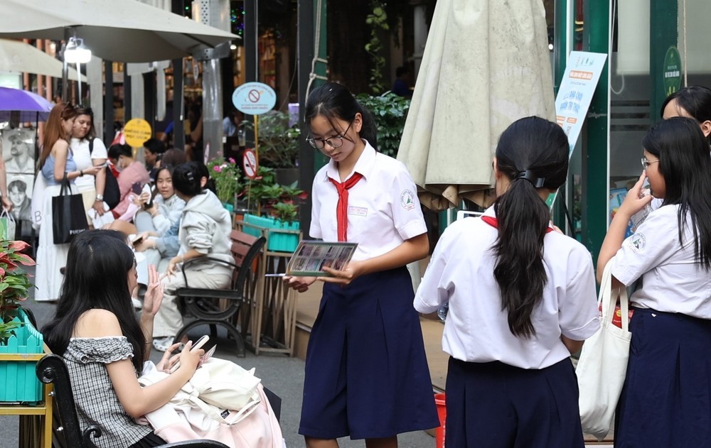 Phát triển ngành xuất bản Việt Nam trong kỷ nguyên số (Kỳ 3): Khi "điểm nghẽn" nằm ở người đọc - Ảnh 1.