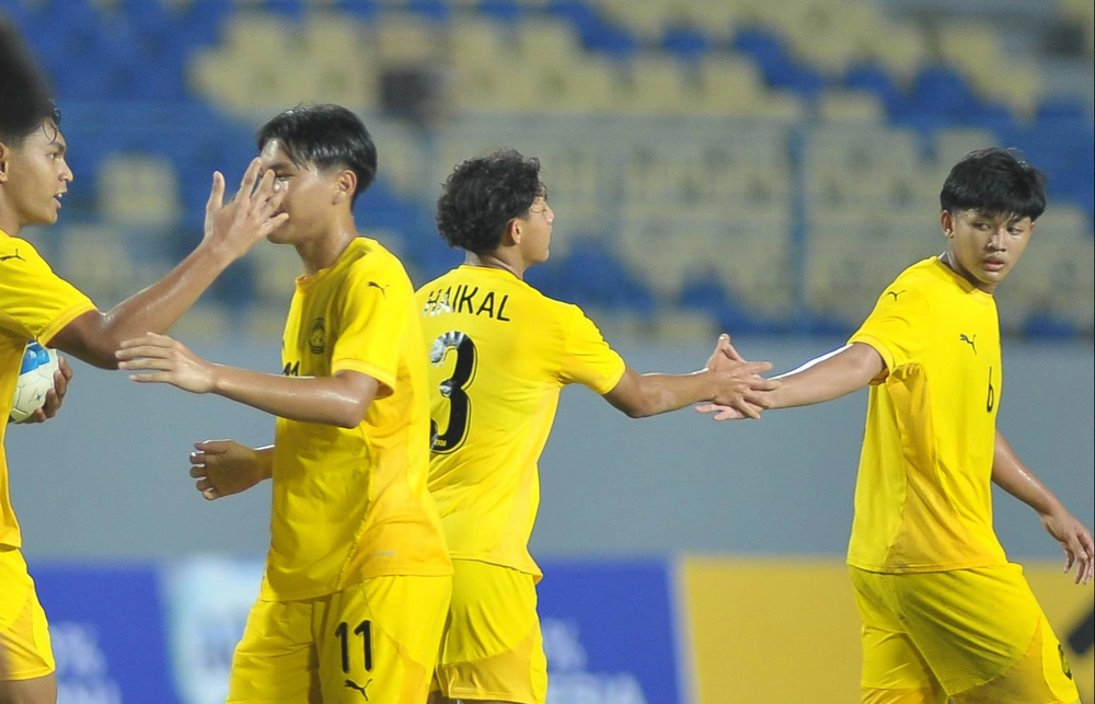 Thắng Lào 3-0, Malaysia vào chung kết U17 Đông Nam Á 2026 - Ảnh 1.