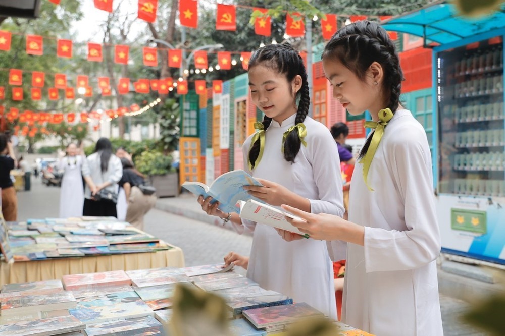 Góc nhìn 365: Hai "Ngày Sách" của dòng chảy văn hóa đọc - Ảnh 1.