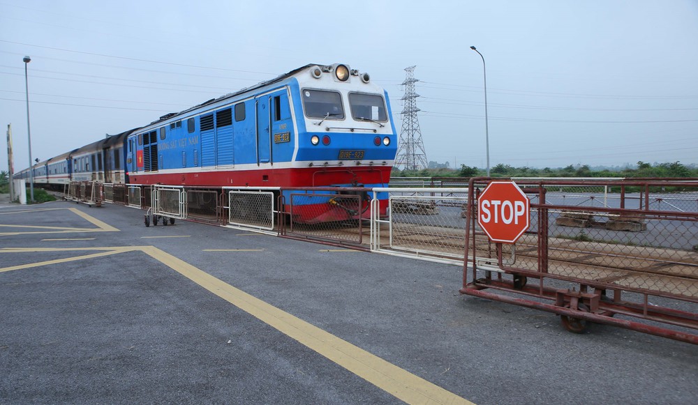 Ngành đường sắt ứng dụng AI bán "giá vé linh hoạt" chặng ngắn - Ảnh 1.