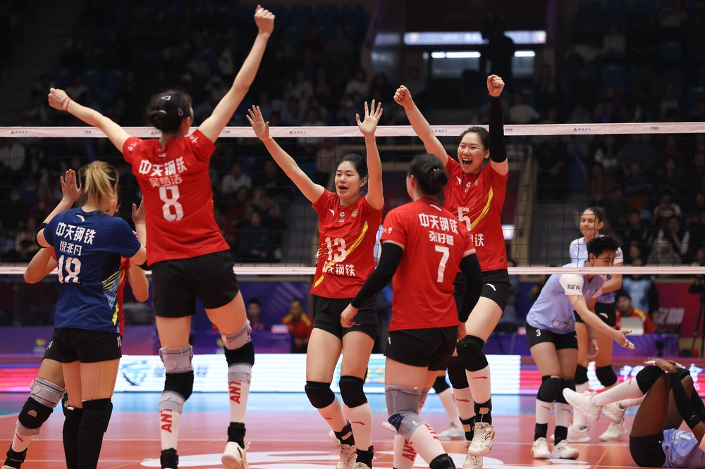 Tin nóng thể thao sáng 24/4: Đội bóng chuyền á quân Trung Quốc khả năng thiếu vắng các siêu sao khi sang Việt Nam thi đấu - Ảnh 1.