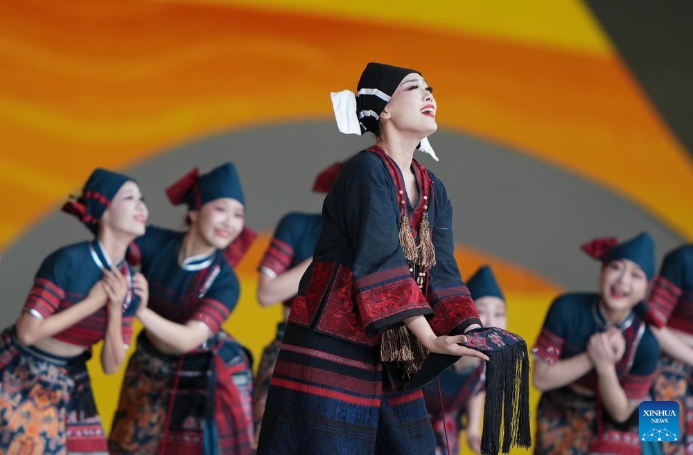 Lễ khai mạc Đại hội Thể thao Bãi biển châu Á 2026: Rực rỡ trong đêm hội của biển và bầu trời - Ảnh 6.