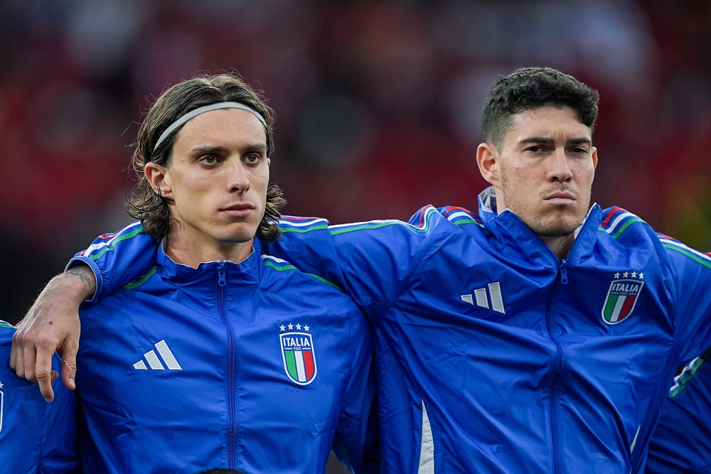 Italy phanh phui đường dây gái gọi liên quan gần 50 cầu thủ Serie A - Ảnh 1.