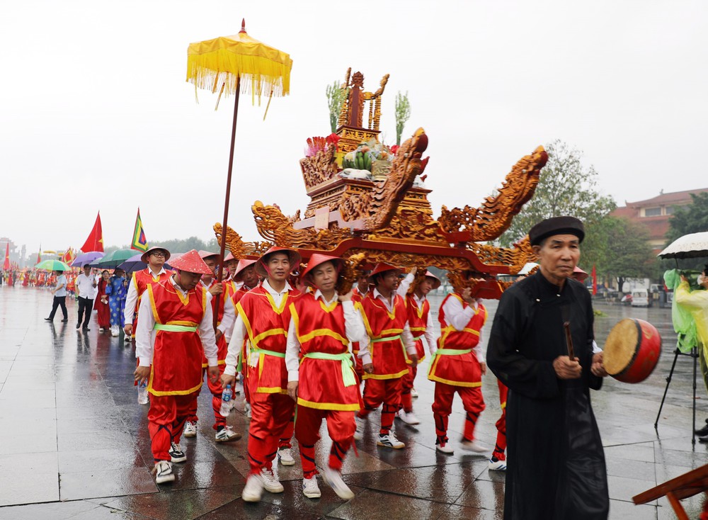 Giỗ Tổ Hùng Vương: Gìn giữ nghi lễ truyền thống trong đời sống đương đại - Ảnh 1.