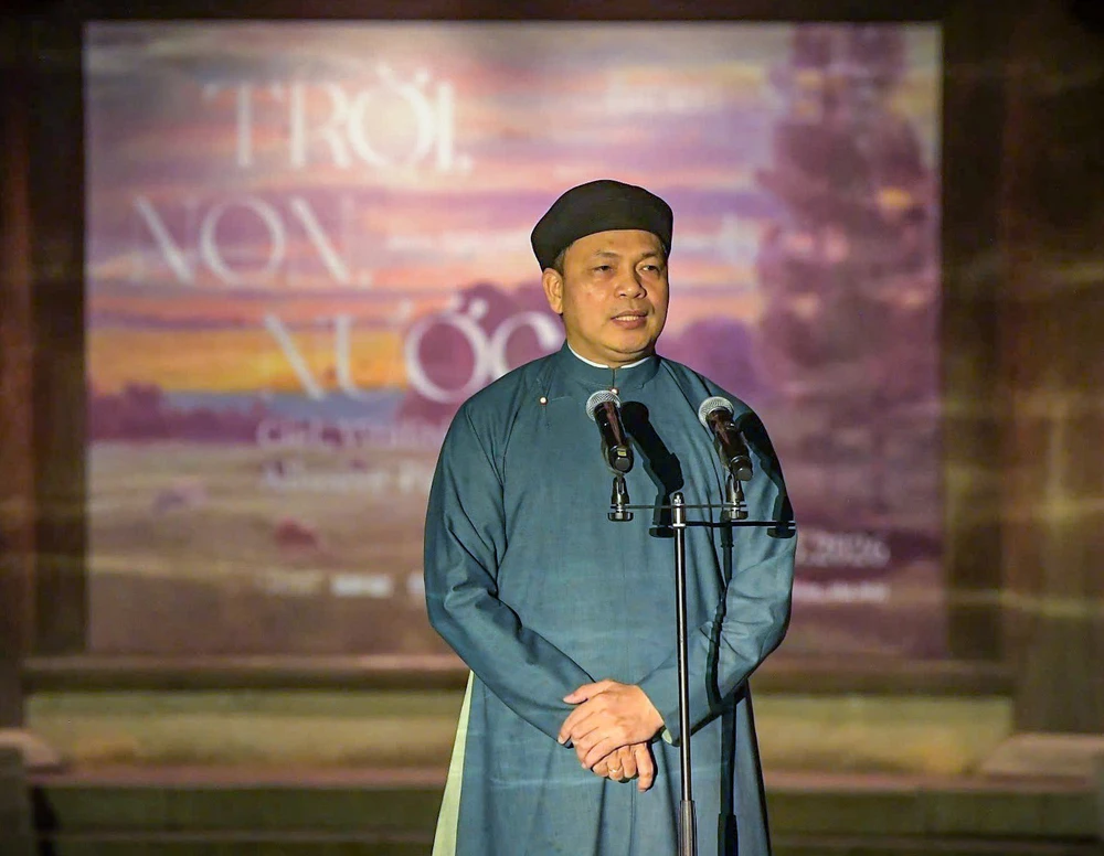 Hà Nội: Triển lãm 20 tác phẩm hội họa tiêu biểu của Vua Hàm Nghi - Ảnh 1.