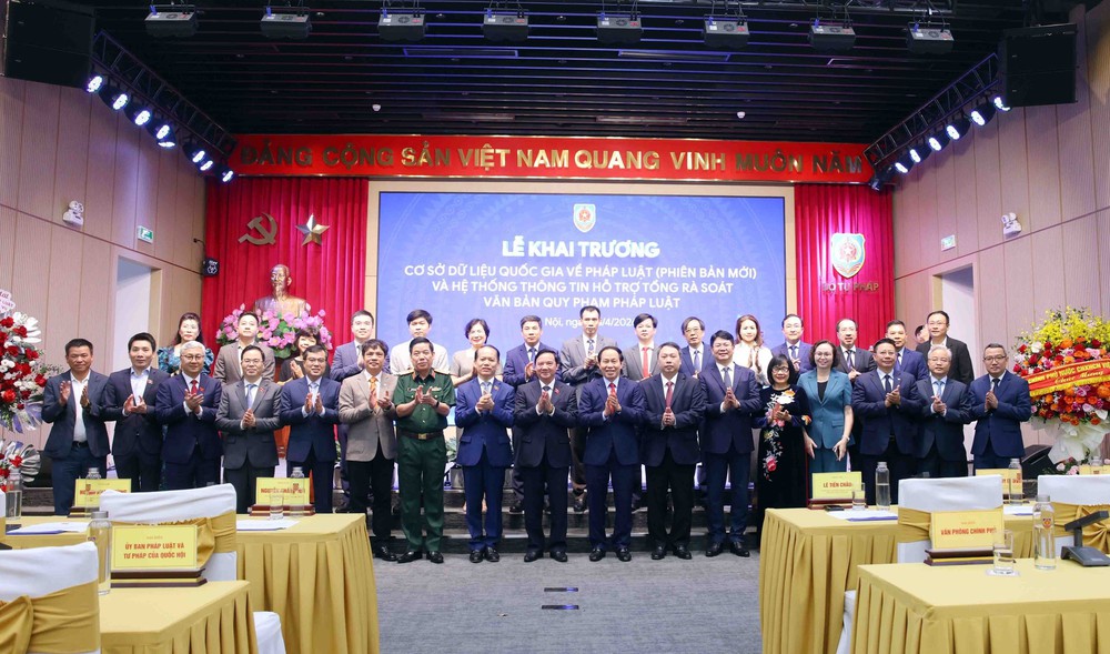 Phó Thủ tướng Lê Tiến Châu dự Lễ Khai trương Cơ sở dữ liệu quốc gia về pháp luật (phiên bản mới) - Ảnh 4.