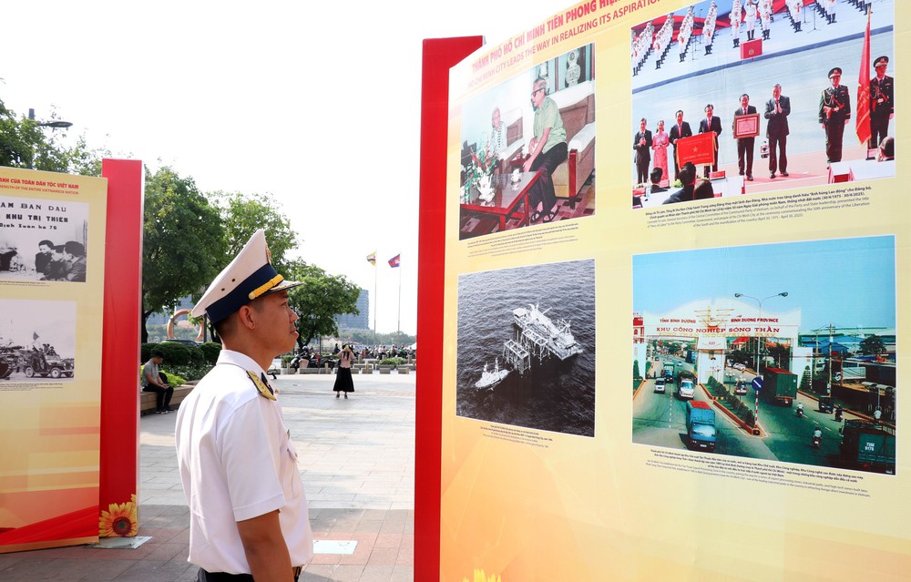 Khai mạc Triển lãm ảnh “Việt Nam - Một dải non sông” - Ảnh 9.