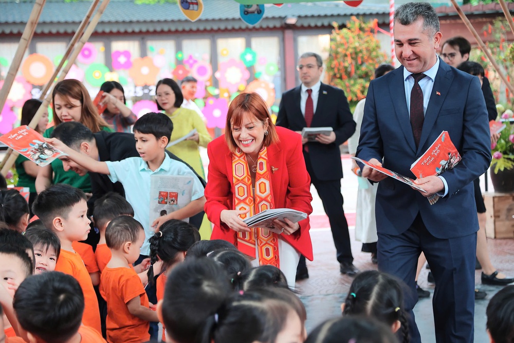 "Chiếc túi của mẹ", "Tấm chăn của bố": Khi tình yêu gia đình được kể bằng những điều giản dị  - Ảnh 5.