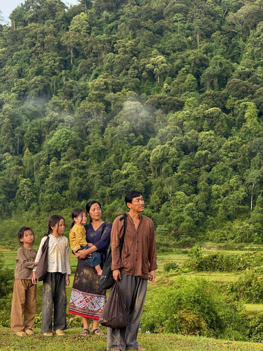 Phim sắp lên sóng “Tận hiến”: Theo dấu một điệp vụ tình báo tại Lào - Ảnh 4.