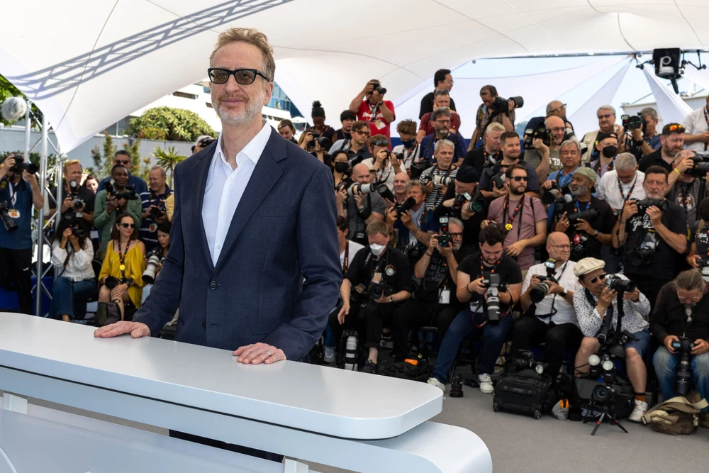 LHP Cannes 2026: Thêm bất ngờ ở Cành cọ Vàng, bổ sung phim của Scarlett Johansson và Adam Driver - Ảnh 2.