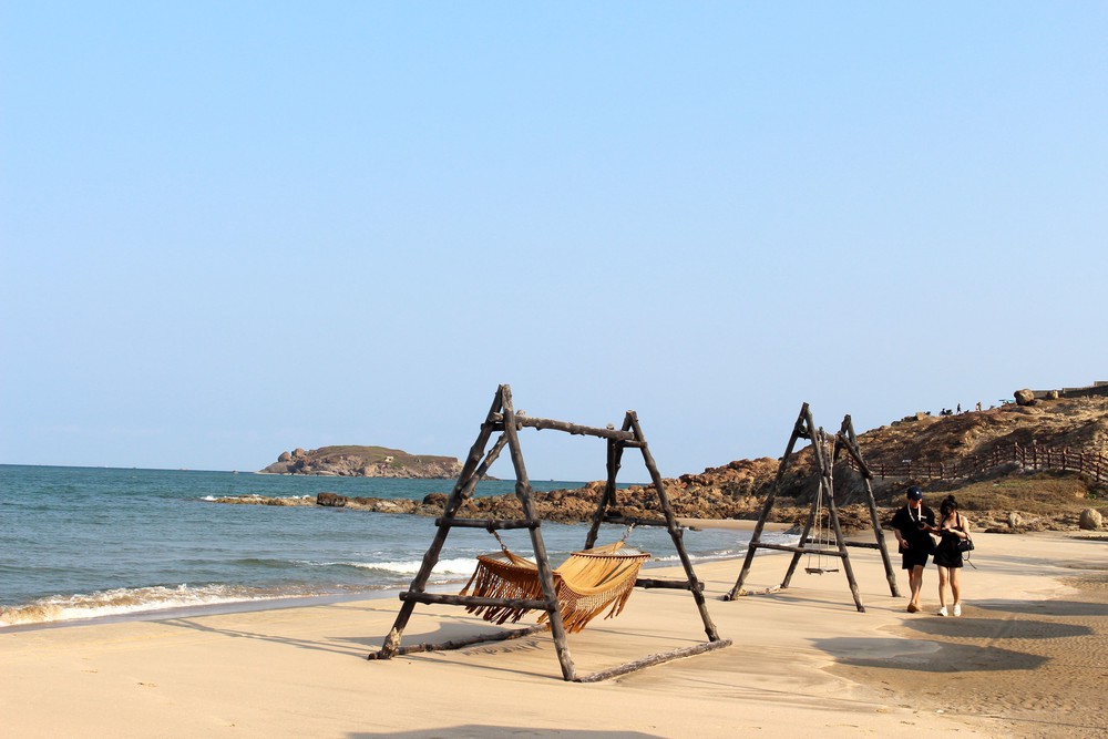  Du lịch biển tiếp tục “lên ngôi” trong dịp nghỉ lễ - Ảnh 3.