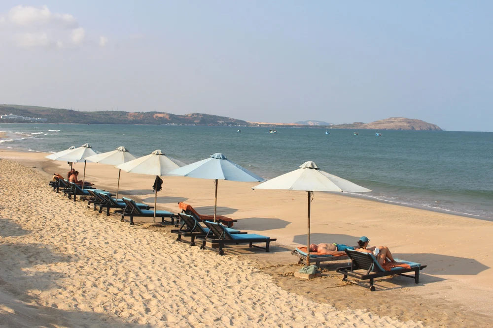  Du lịch biển tiếp tục “lên ngôi” trong dịp nghỉ lễ - Ảnh 2.