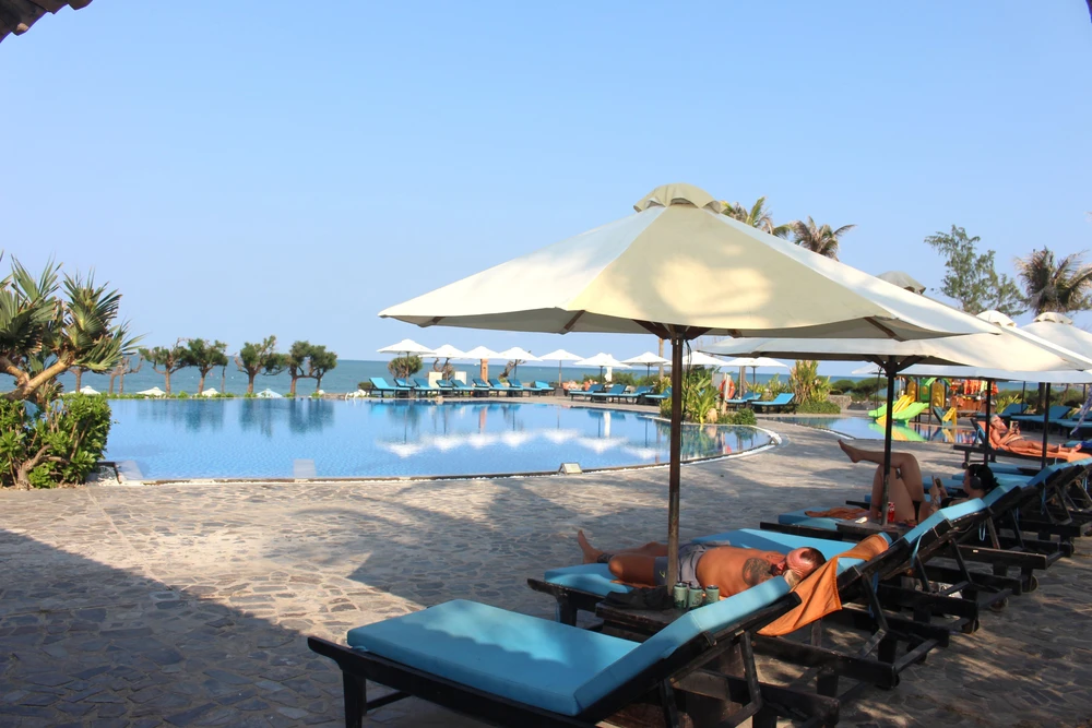  Du lịch biển tiếp tục “lên ngôi” trong dịp nghỉ lễ - Ảnh 1.