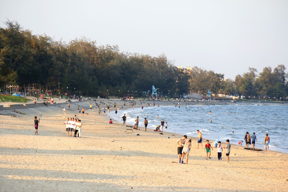  Du lịch biển tiếp tục “lên ngôi” trong dịp nghỉ lễ - Ảnh 4.