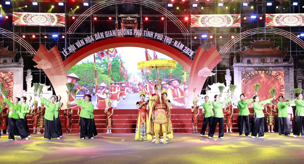 Phú Thọ: Nguồn cội ngân vang trong sắc màu lễ hội - Ảnh 4.