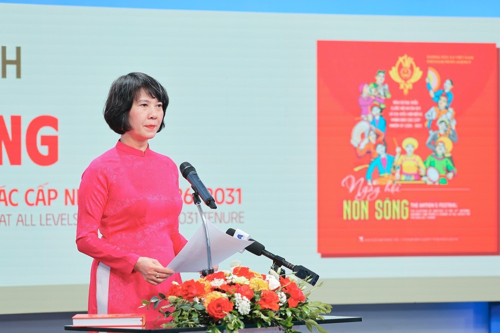 Thông tấn xã Việt Nam ra mắt sách ảnh song ngữ "Ngày hội non sông" - Ảnh 2.