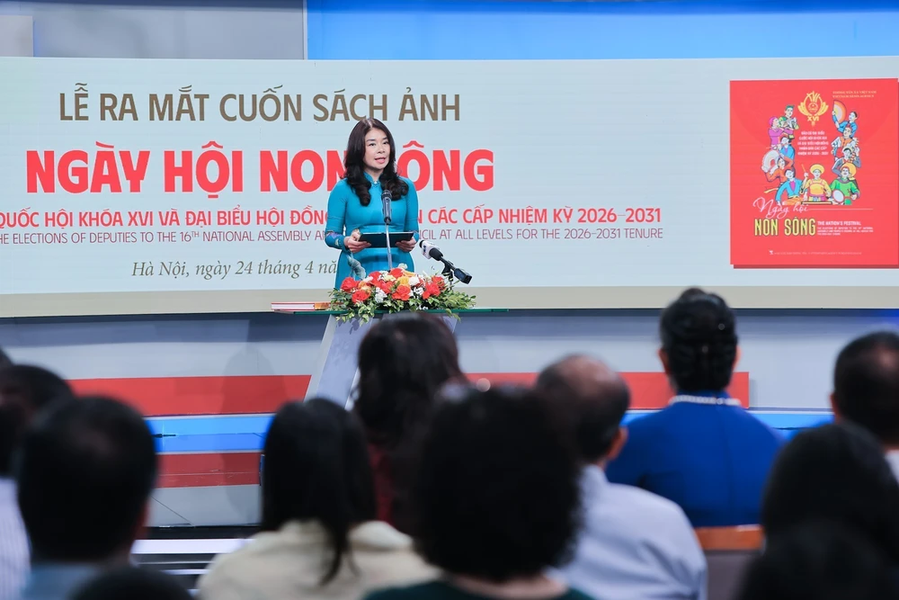 Tái hiện niềm tin, khí thế của 'Ngày hội non sông' qua 800 bức ảnh - Ảnh 4.