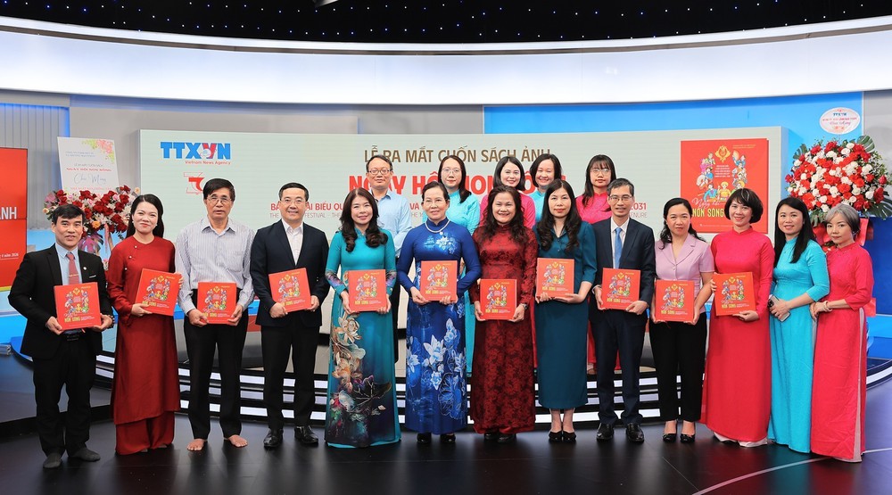 Tái hiện niềm tin, khí thế của 'Ngày hội non sông' qua 800 bức ảnh - Ảnh 5.